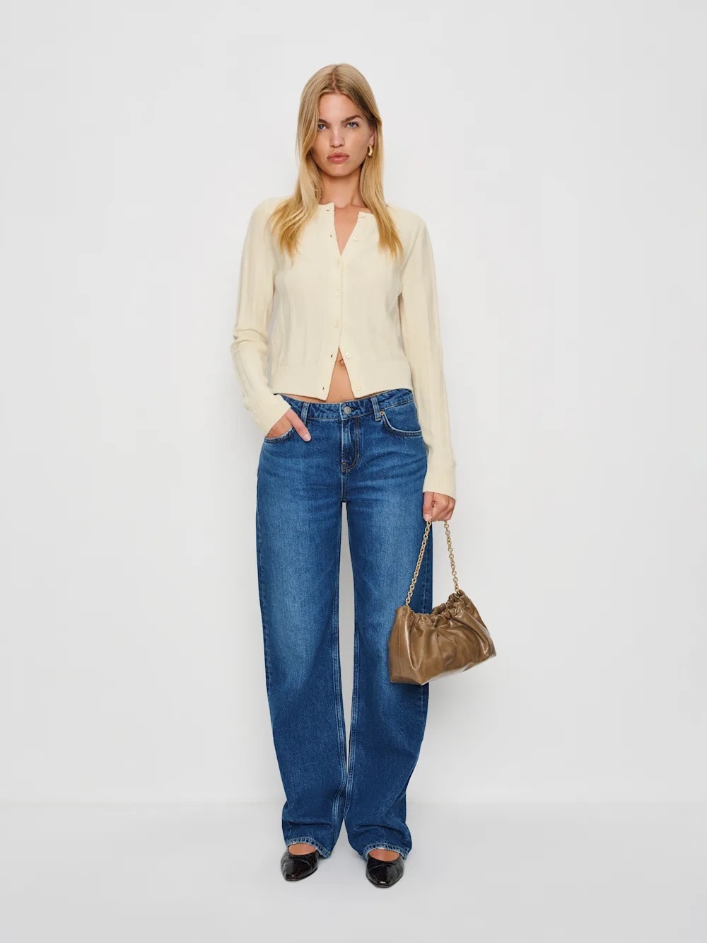 REFORMATION HANNAH CREW CARDIGAN - Picture 4 of 12